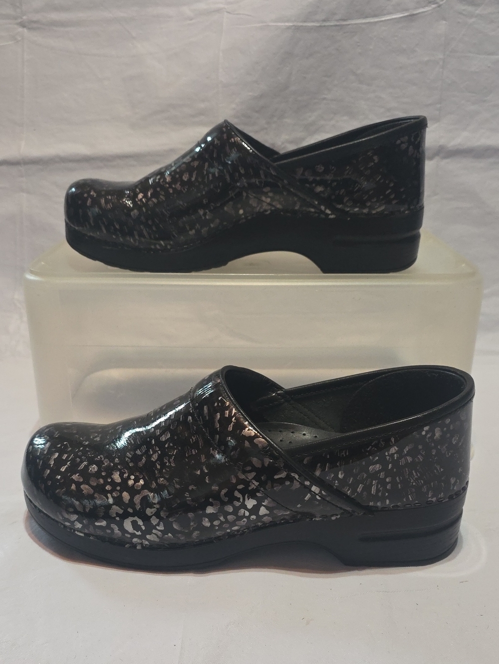 Dansko Professional Women's Black Metallic Leopard Print Leather Clogs EU 42
